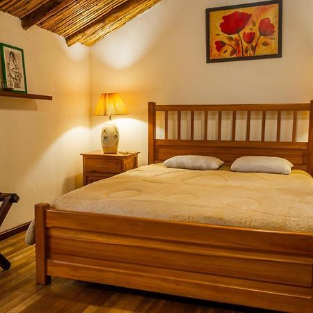 Casa De Las Rosas Куенка Екстериор снимка