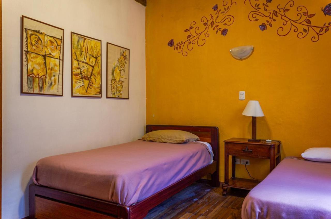Casa De Las Rosas Куенка Екстериор снимка
